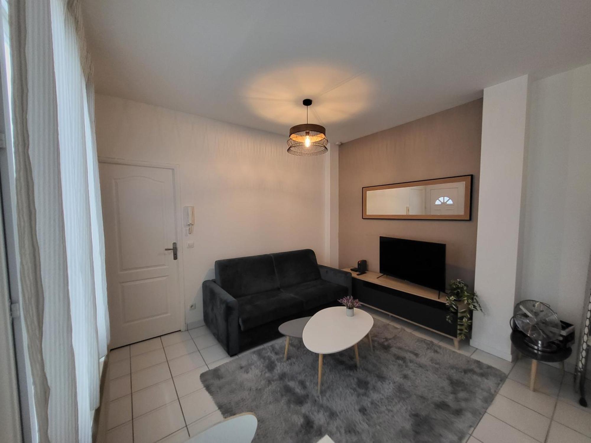 Appartement Spacieux 28M2 Avec Chambre Separee Issy-les-Moulineaux Kültér fotó